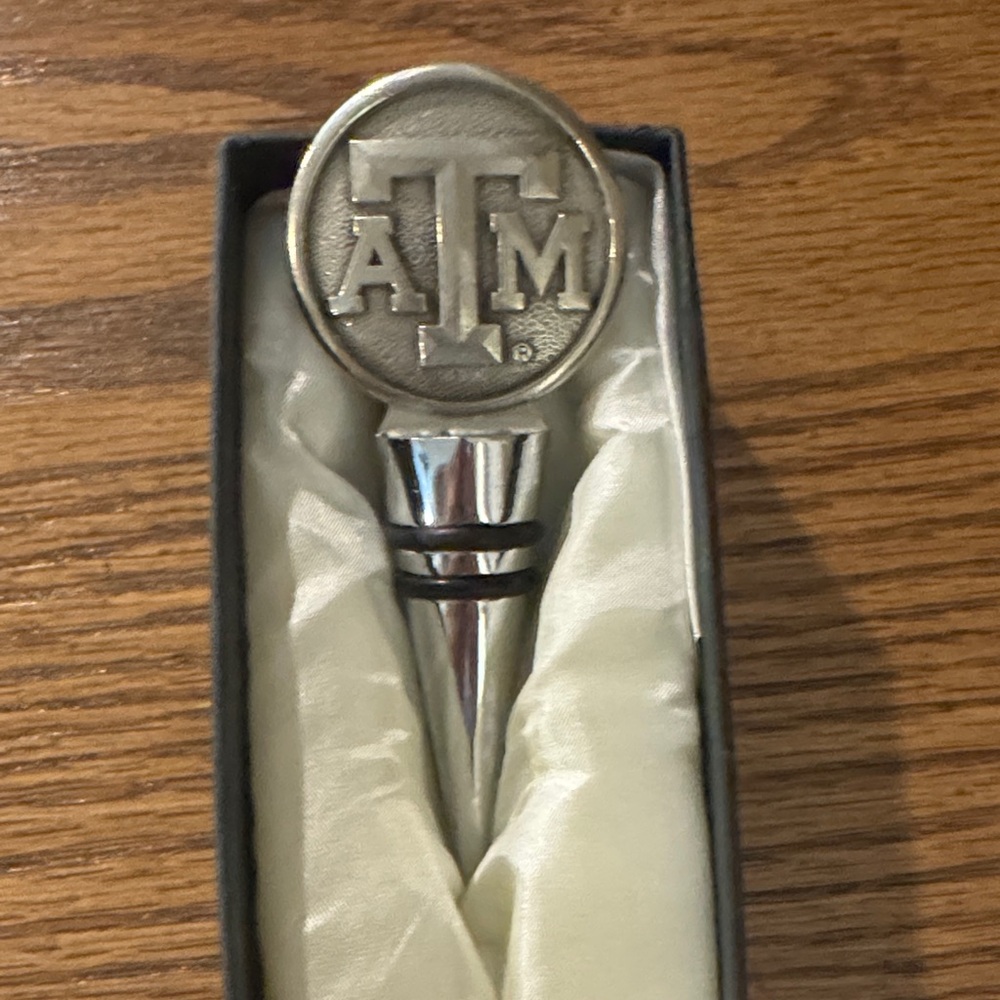 Texas Aggies Silver Wine Stopper with Logo
